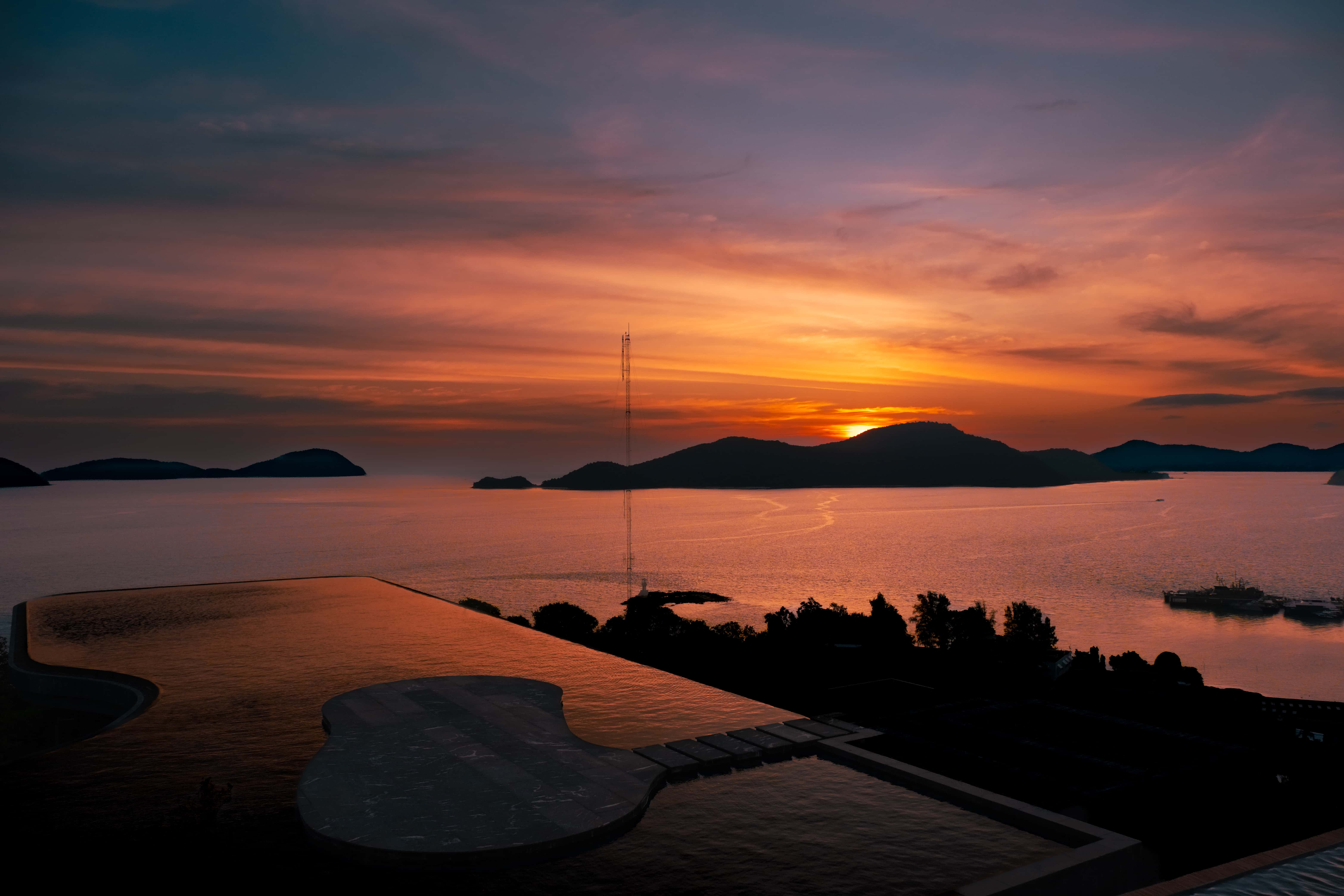 Luxury Pool Villa Hotel Best Exclusive Rooftop Bar