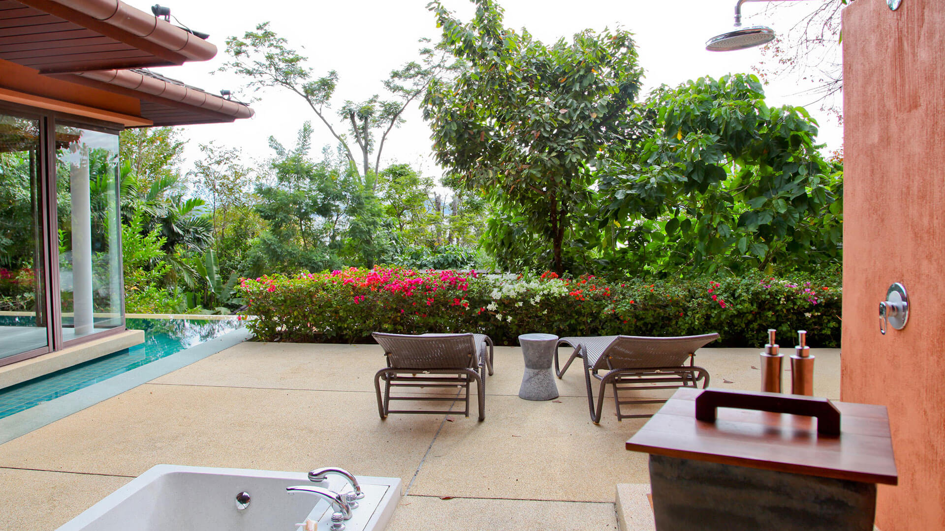 1 bedroom pool villas garden view sri panwa phuket living area