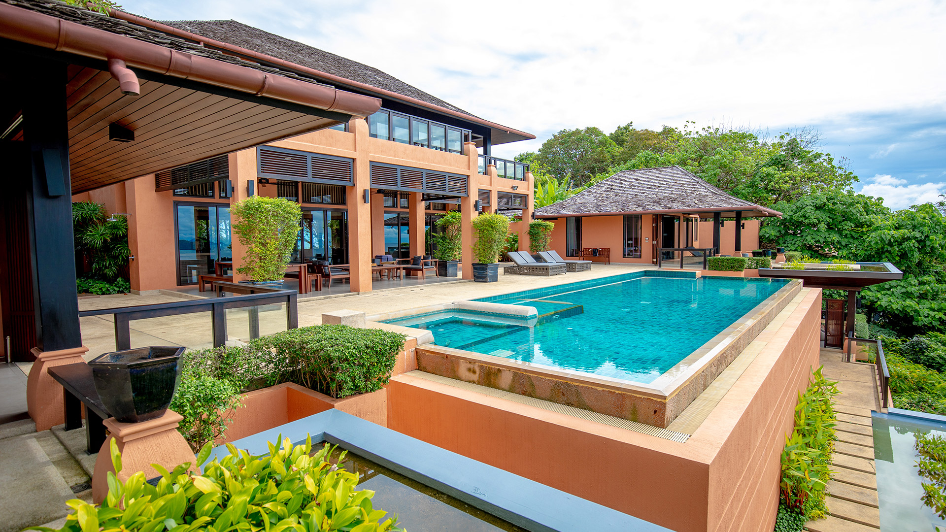 6-star-hotel-in-phuket-residence-villa-luxury-five-bedroom-best-ocean-views