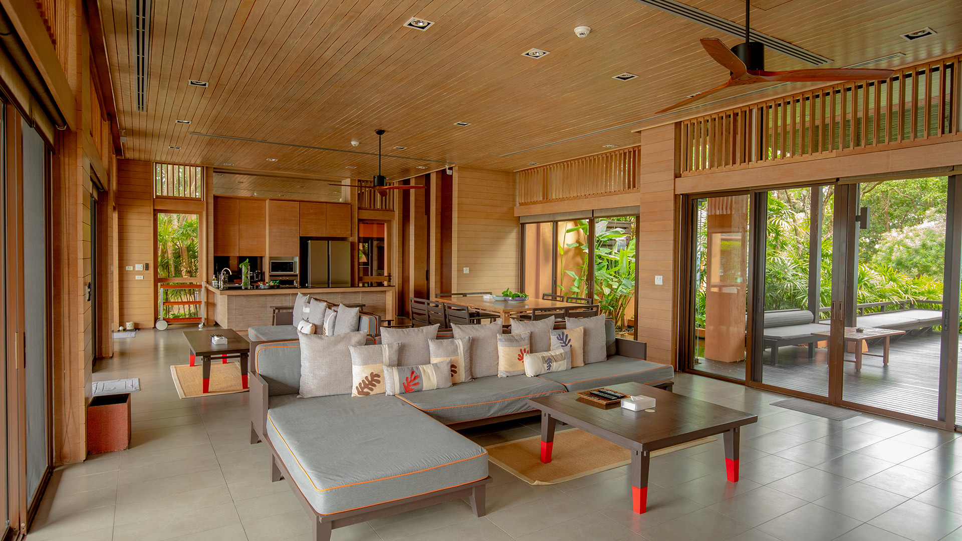 6-star-hotel-in-phuket-residence-villa-luxury-five-bedroom-best-stunning-views-living-room